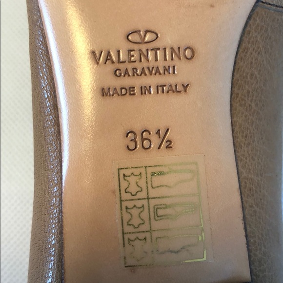 Valentino Peep Toe 1” Brown Heel - Picture 6 of 7
